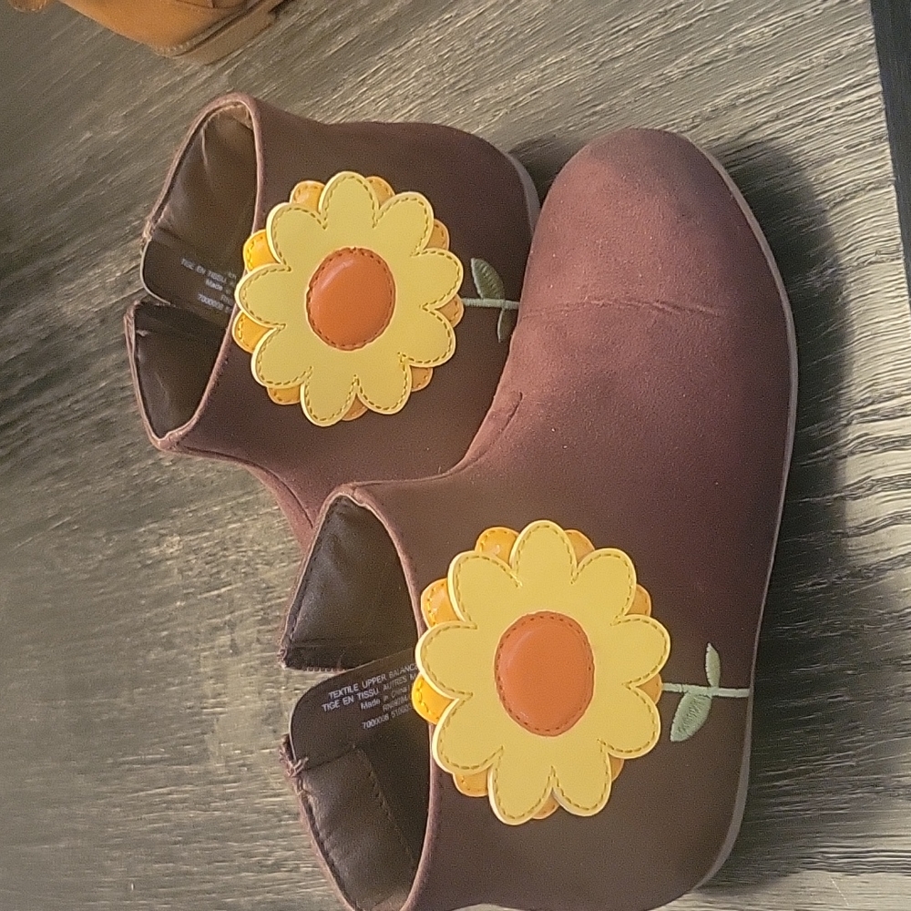 Kids Gymboree mini boots